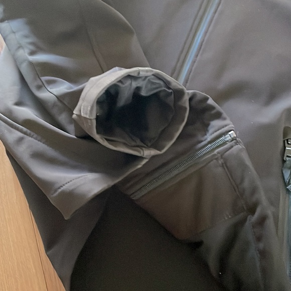 Black Rivet Soft Shell Jacket, Size Large - Picture 8 of 9